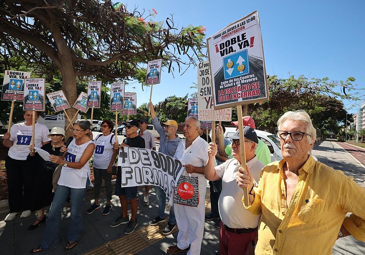 Las imágenes de la nueva manifestación en La Isleta por la doble vía