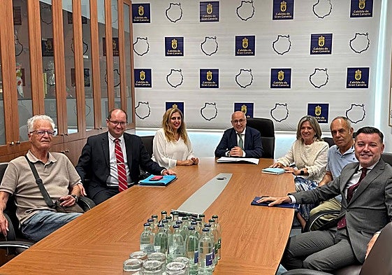 Reunión del Cabildo con integrantes de la plataforma.