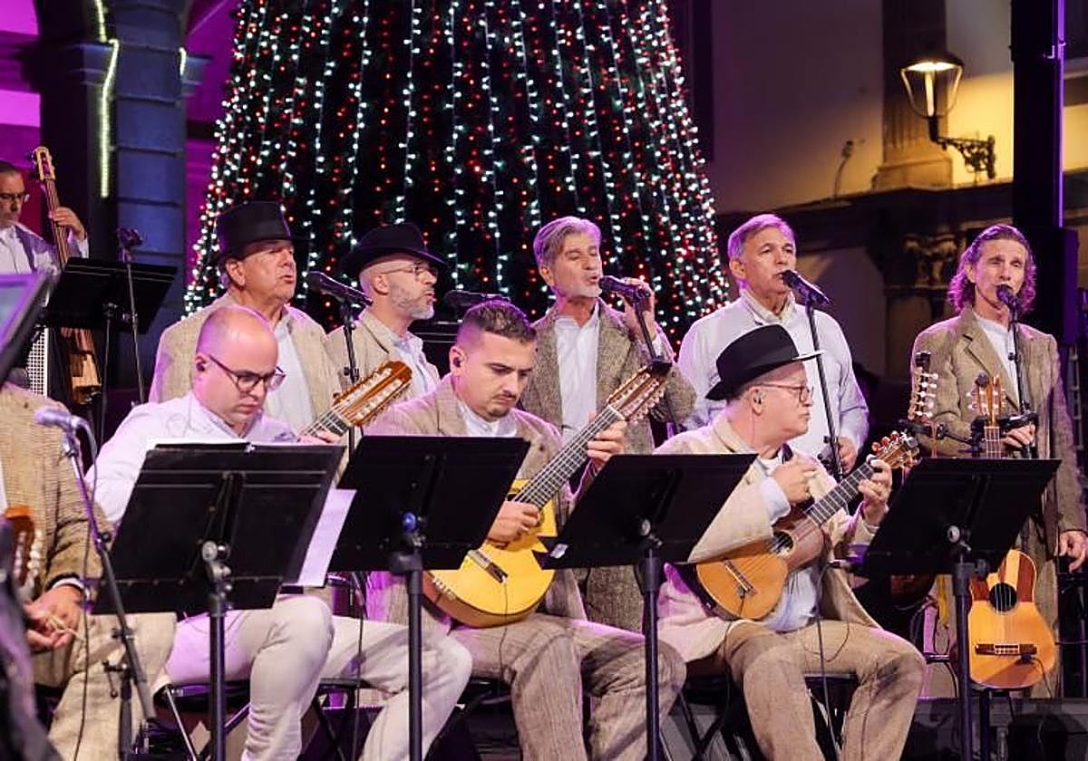 Los Gofiones en el concierto de Navidad de 2023, en la Plaza de Santa Ana.