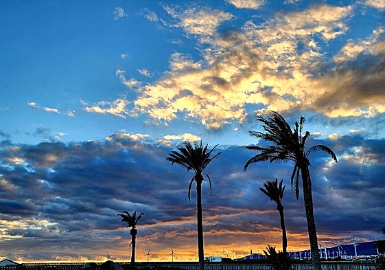 Nubes vespertinas en el este grancanario.