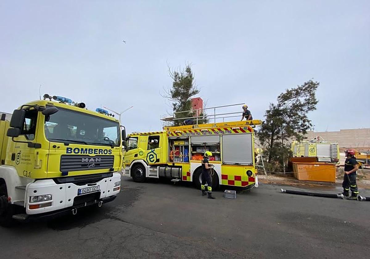 Imagen de archivo de una dotación de bomberos grancanaria.