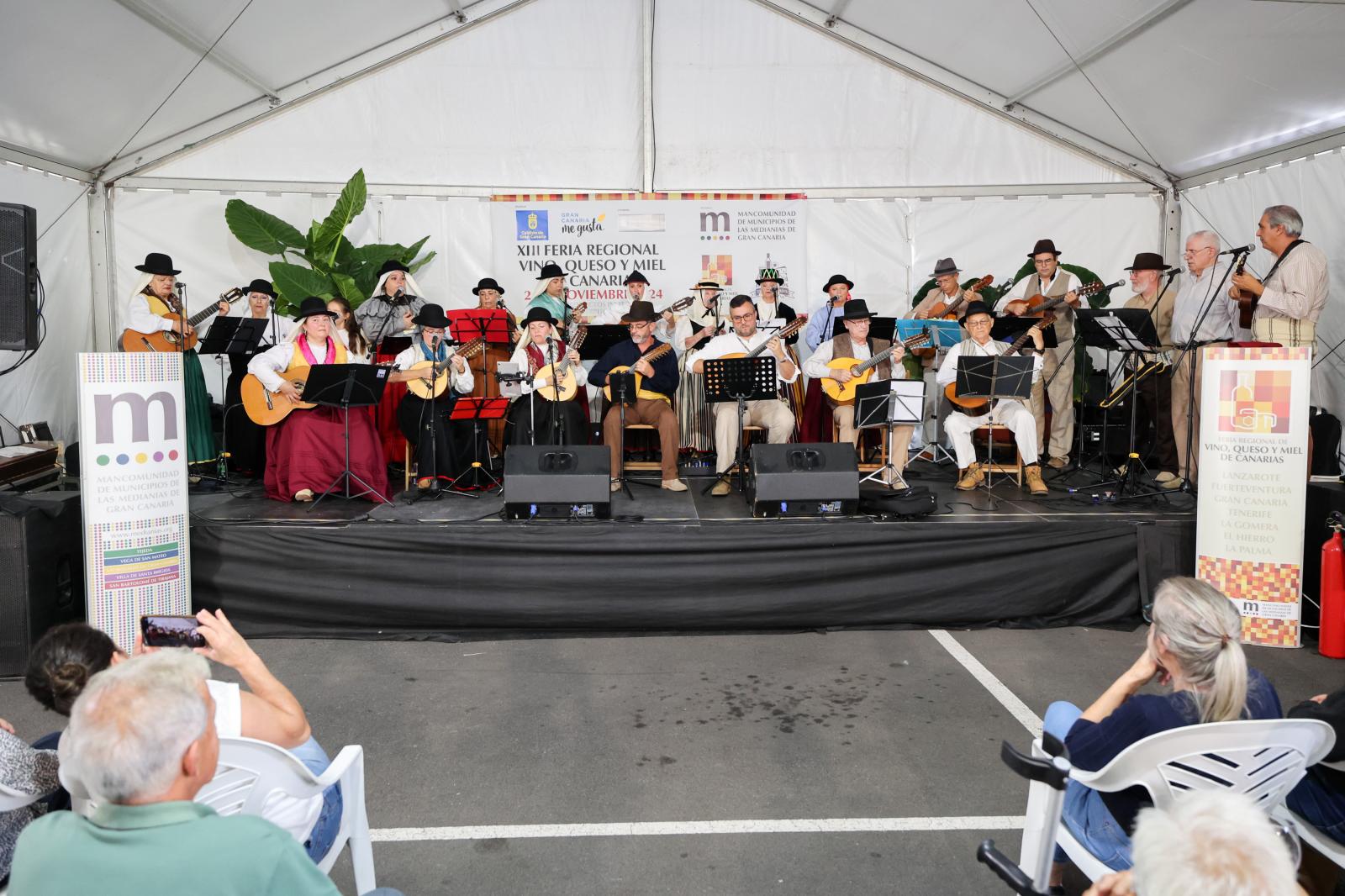 Las mejores imágenes de la feria regional de vino, queso y miel en Santa Brígida