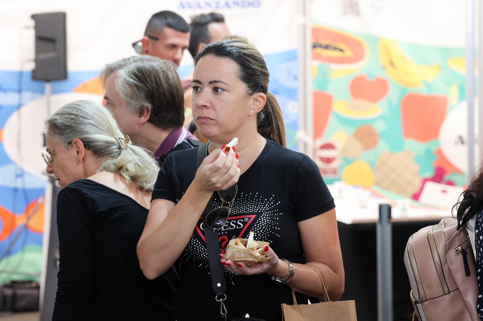 Las mejores imágenes de la feria regional de vino, queso y miel en Santa Brígida