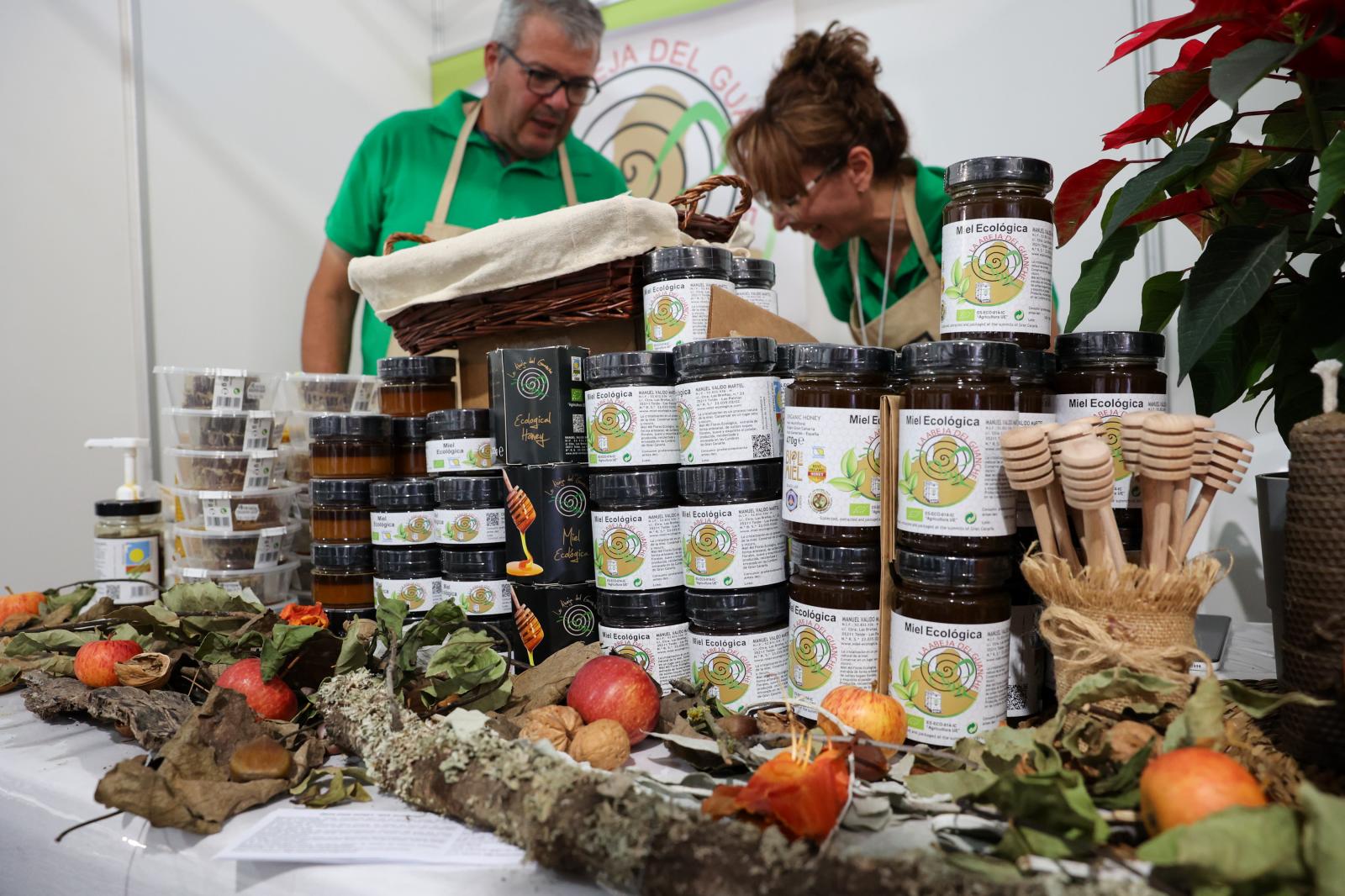 Las mejores imágenes de la feria regional de vino, queso y miel en Santa Brígida