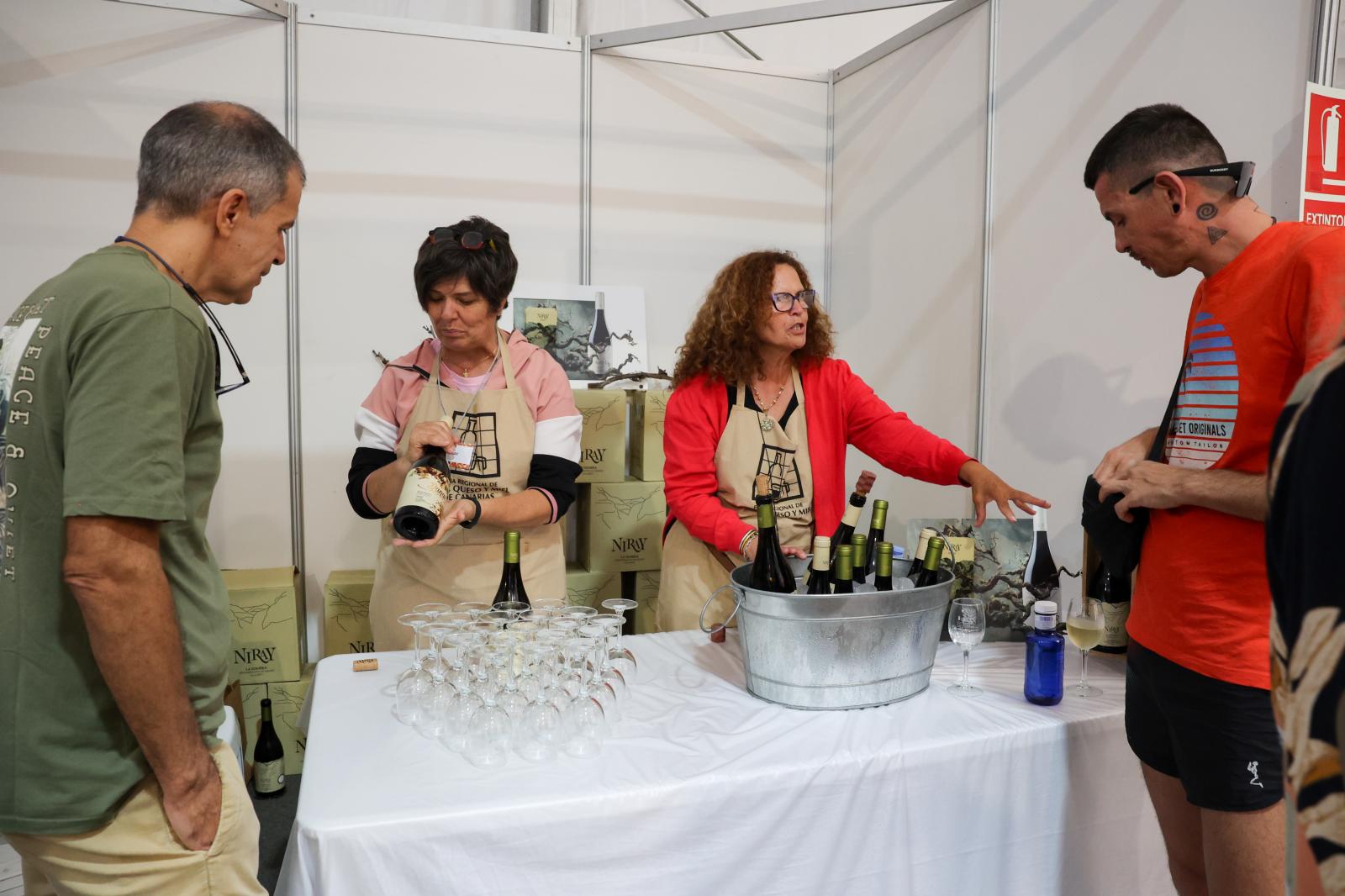 Las mejores imágenes de la feria regional de vino, queso y miel en Santa Brígida