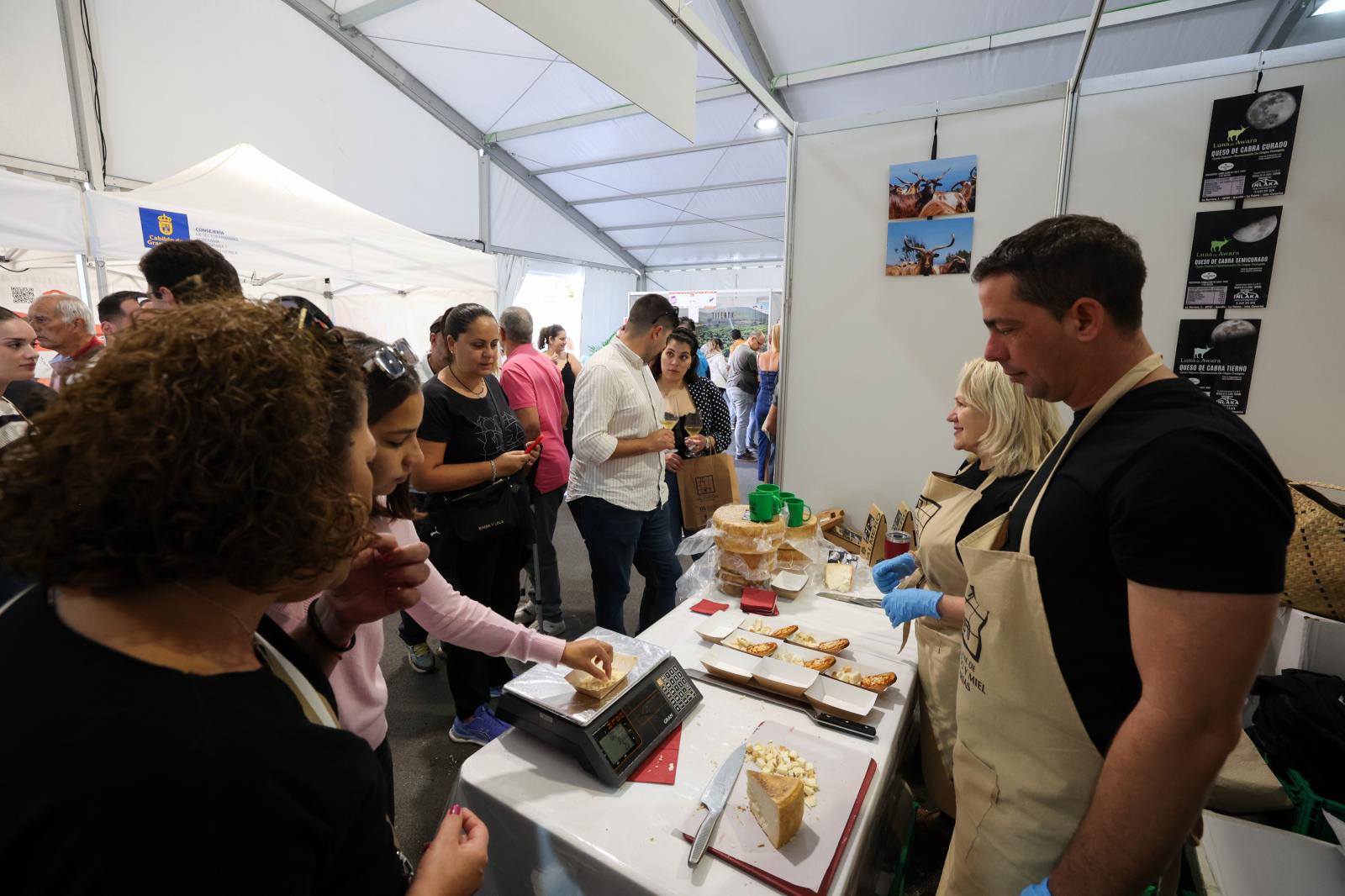 Las mejores imágenes de la feria regional de vino, queso y miel en Santa Brígida