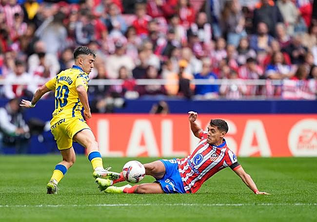 Moleiro, en acción ante el Atlético.