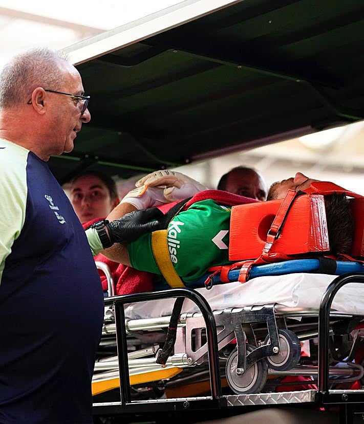 Imagen secundaria 2 - Mensaje tranquilizador de Cillessen: «¡Todo en orden!»