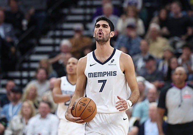 Santi Aldama sigue luciéndose con Memphis.