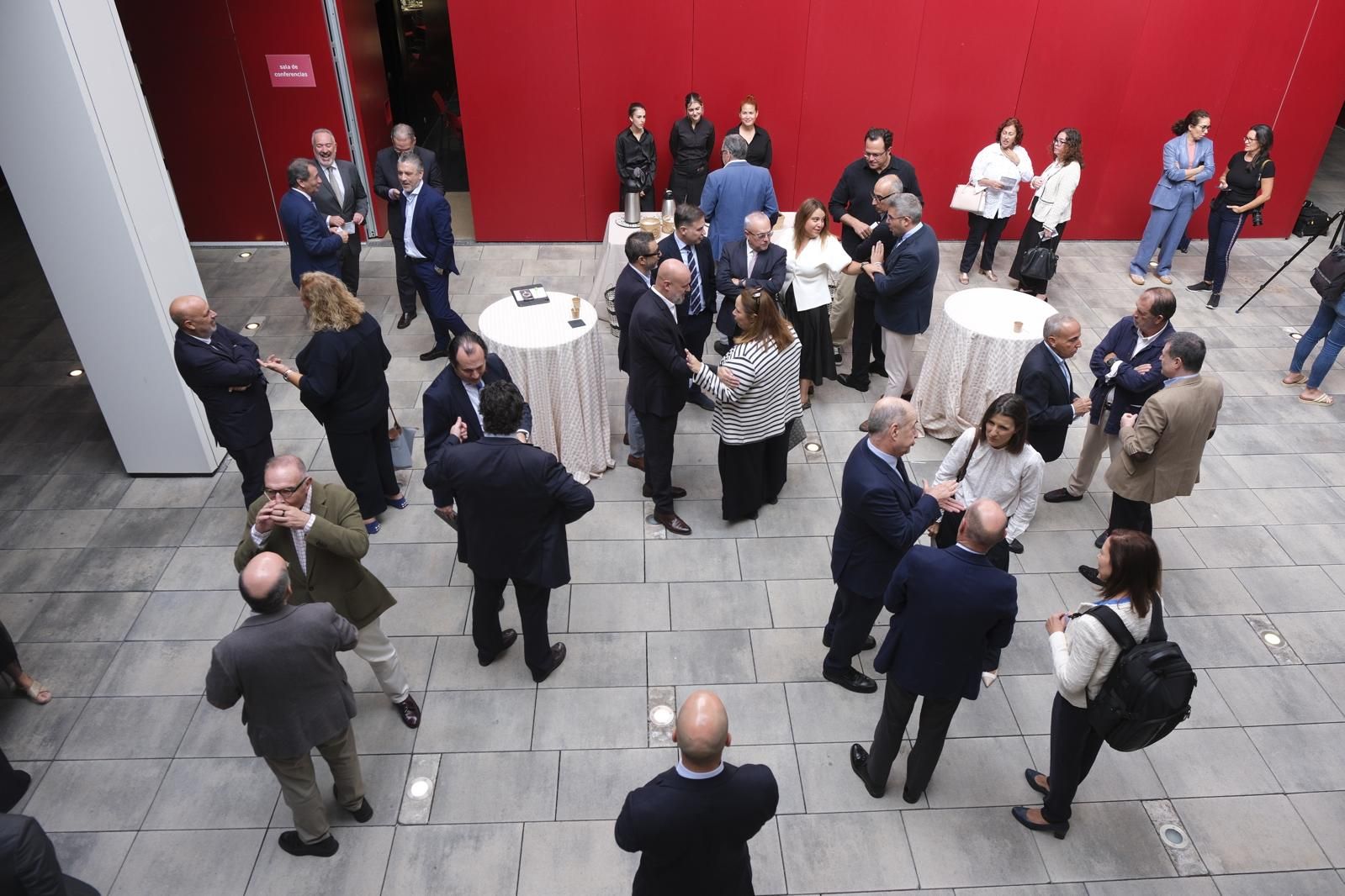 Imágenes de la conferencia sobre los presupuestos de Canarias para 2025