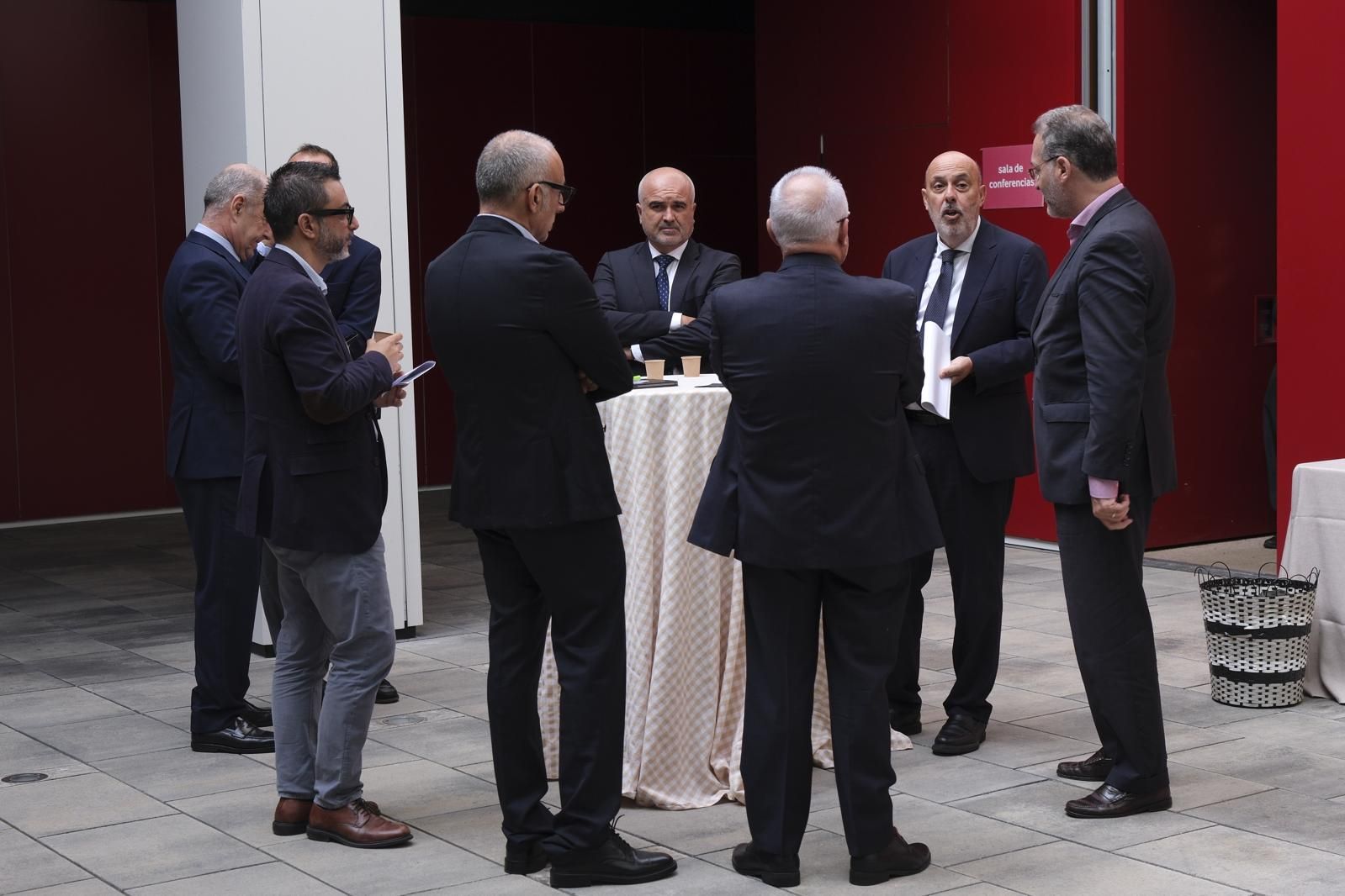 Imágenes de la conferencia sobre los presupuestos de Canarias para 2025