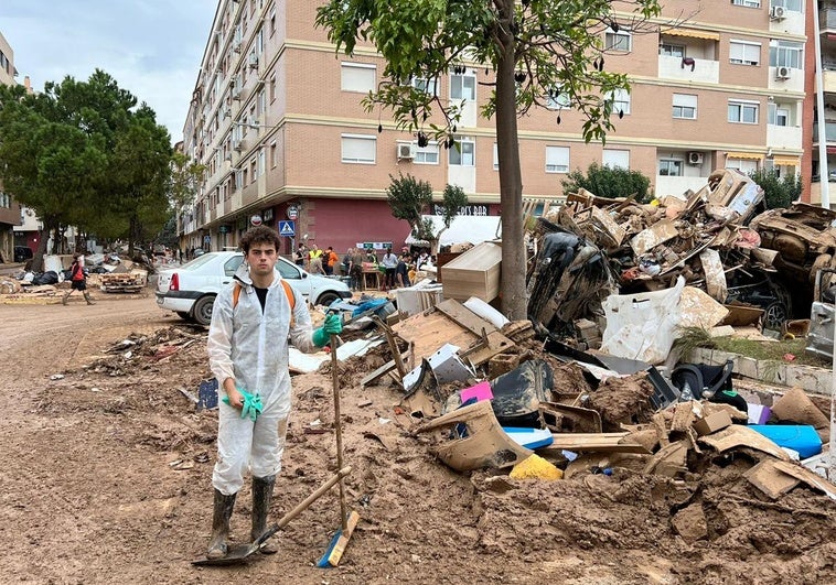 El grancanario Daniel Martí, en una de las calles afectadas por la DANA.