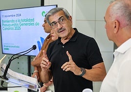Yoné Caraballo, Esther González, Román Rodríguez y Luis Campos, ayer en la sede de NC-BC.