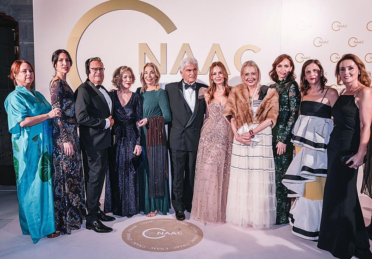 Cena de gala y muchas caras conocidas en el V aniversario de Clínica Naac