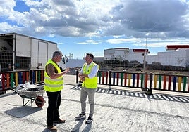 Autoridades en uno de los espacios objeto de mejora.