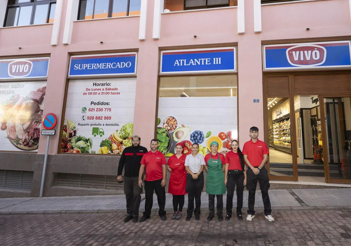 Equipo del supermercado Vivó Atlante III en Gáldar.