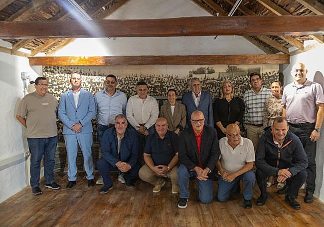 Caballero, con tdo su equipo de trabajo para afrontar los próximos cuatro años.