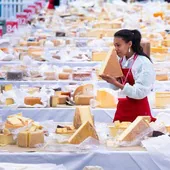 Imagen de quesos participantes en la World Cheese Awards de 2024, celebrada en Portugal.