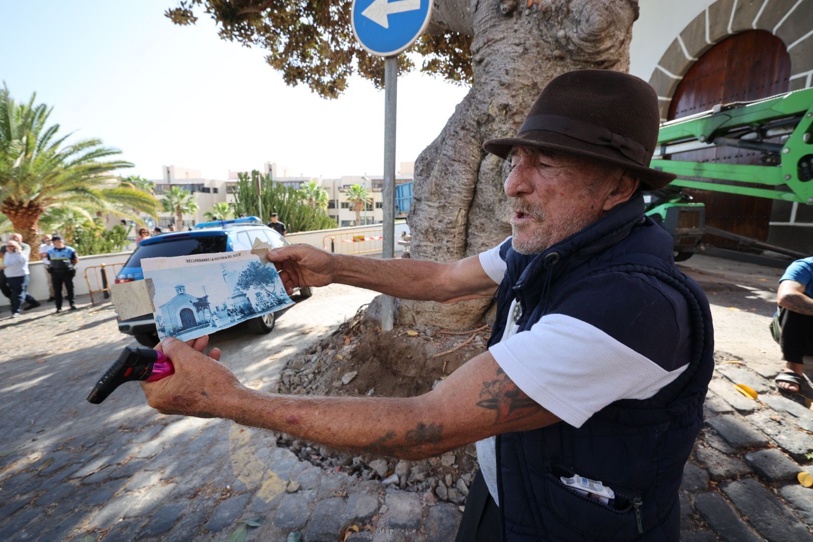 Los vecinos evitan la tala del árbol de la ermita de San Nicolás