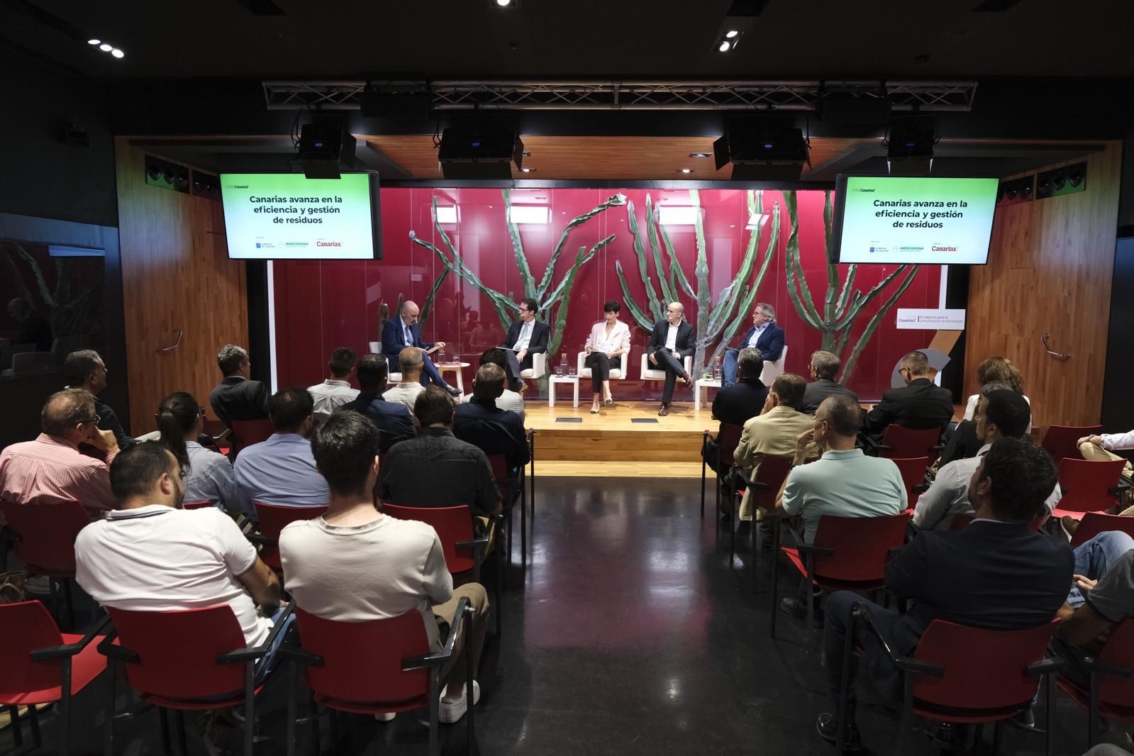 El foro CANARIAS7 &#039;Canarias avanza en la eficiencia y gestión de residuos&#039;, en imágenes