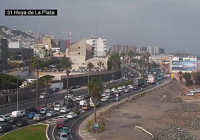 Imagen de las retenciones en la Autovía Marítima.