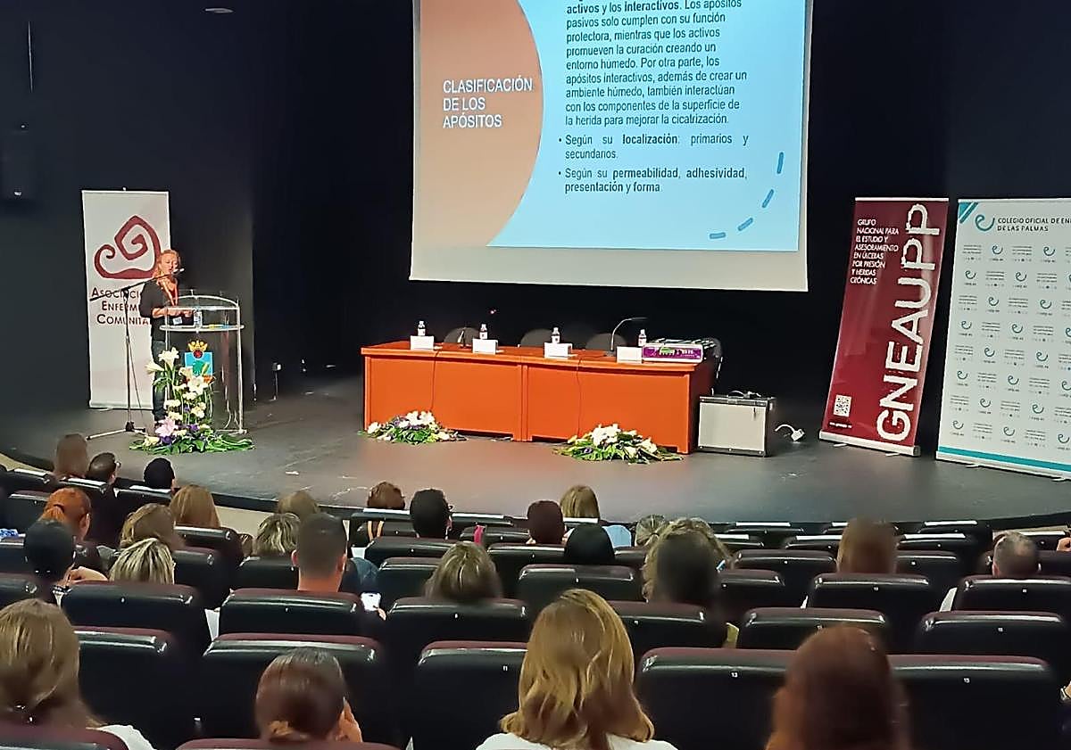 Imagen principal - 250 profesionales de enfermería amplían su formación en las heridas de difícil cicatrización