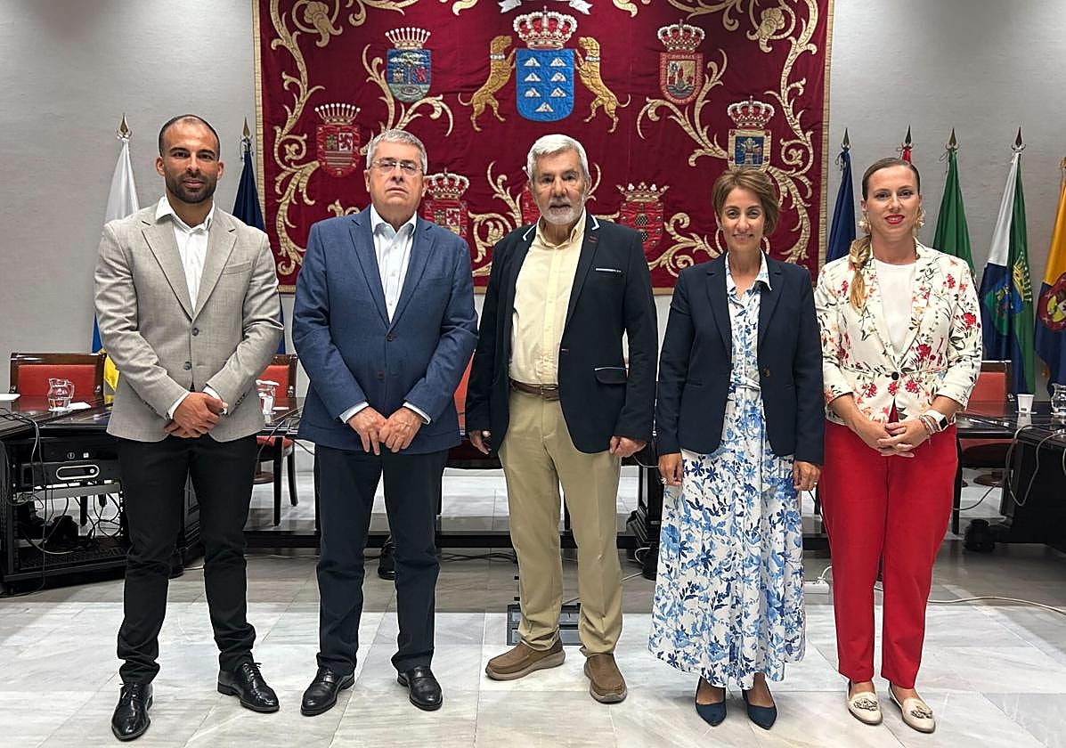 El Parlamento de Canarias fija fecha para la toma en consideración de la Ley de Municipio Turístico