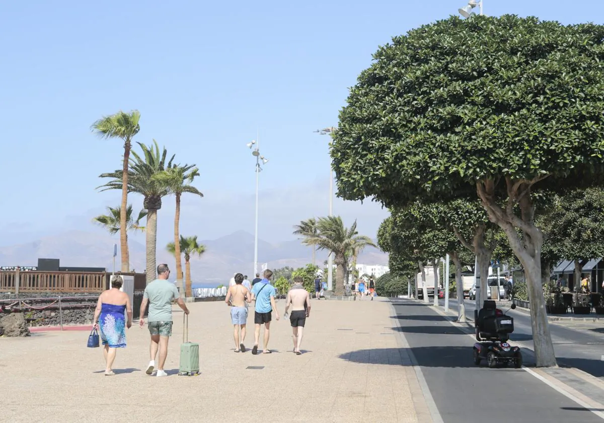 Avenida de Las Playas.