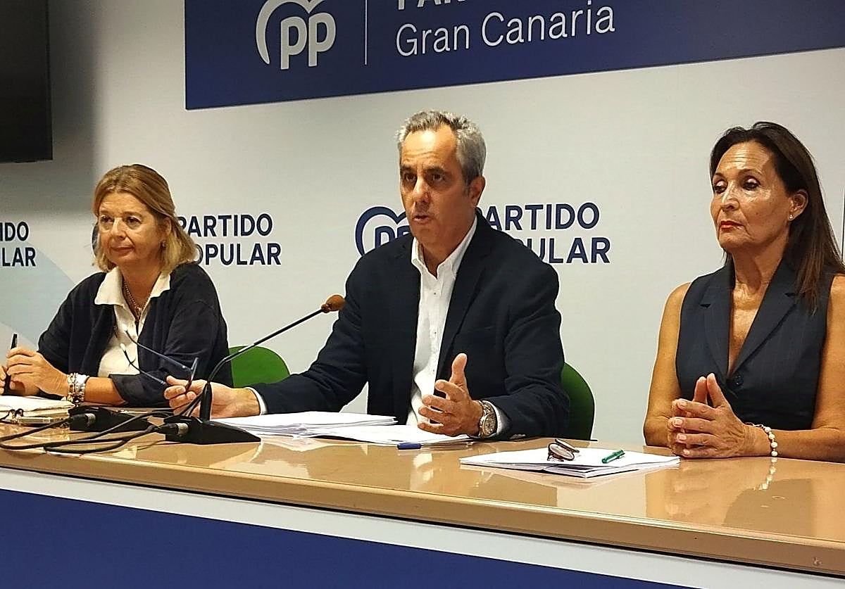 Miguel Jorge, portavoz del PP en el Cabildo, presentó las enmiendas de su partido al presupuesto.
