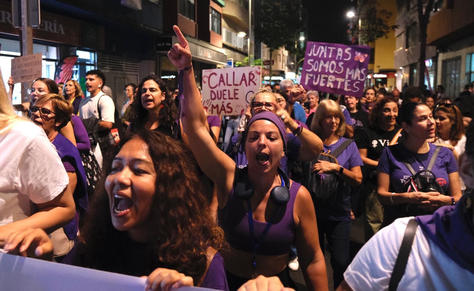 La manifestación del Día Internacional de la Eliminación de la Violencia contra las mujeres, en imágenes