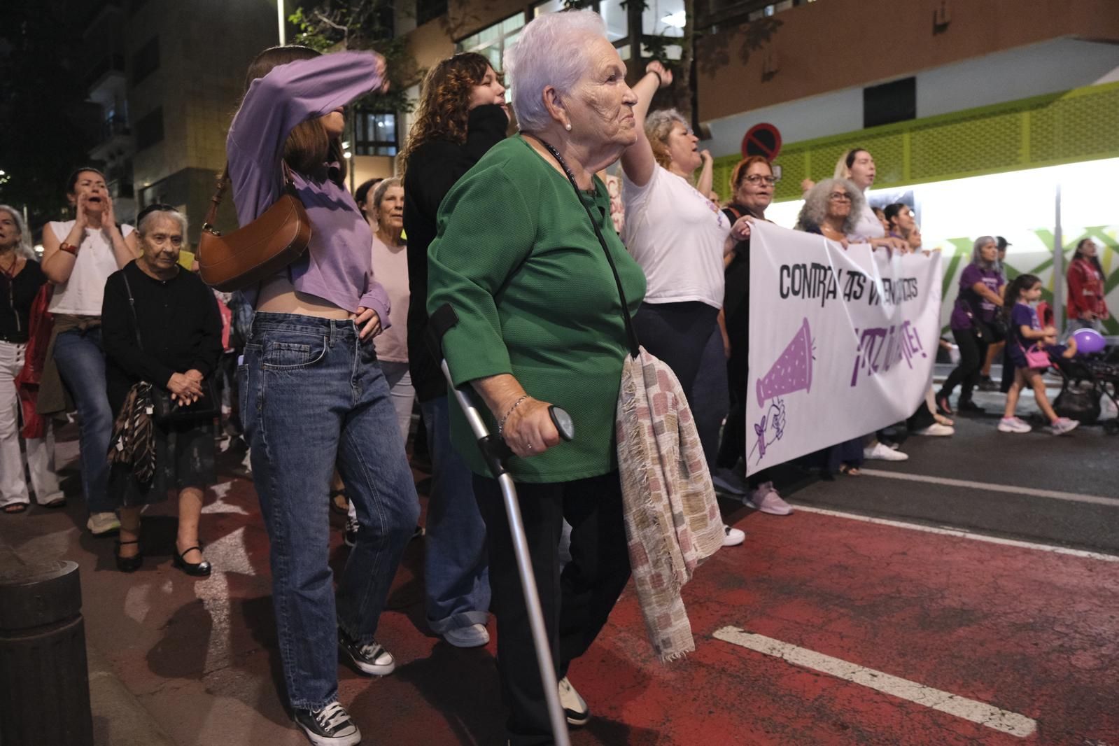 La manifestación del Día Internacional de la Eliminación de la Violencia contra las mujeres, en imágenes