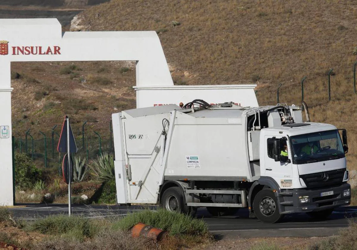 Camión de Yaiza para recoger residuos.