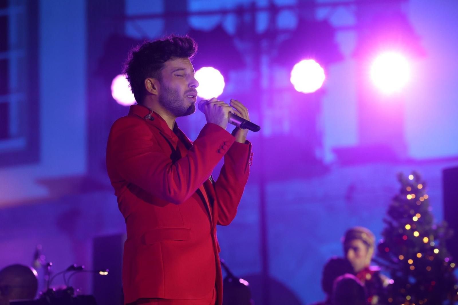 Luces, magia y música en el encendido navideño de la capital
