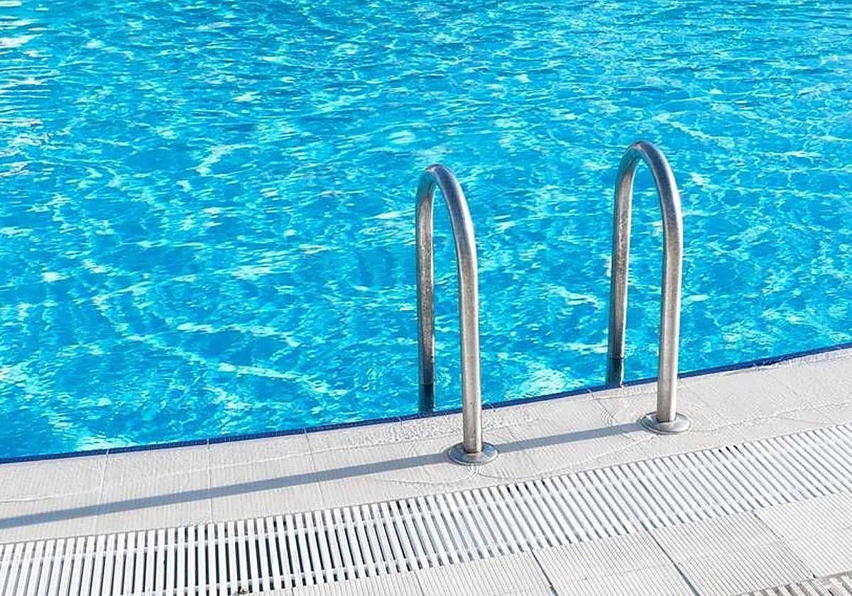 Foto archivo de una piscina.