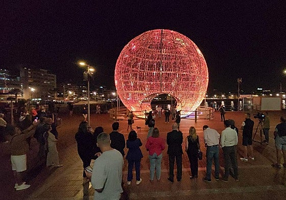 Inauguración del encendido de la gran bola de La Puntilla