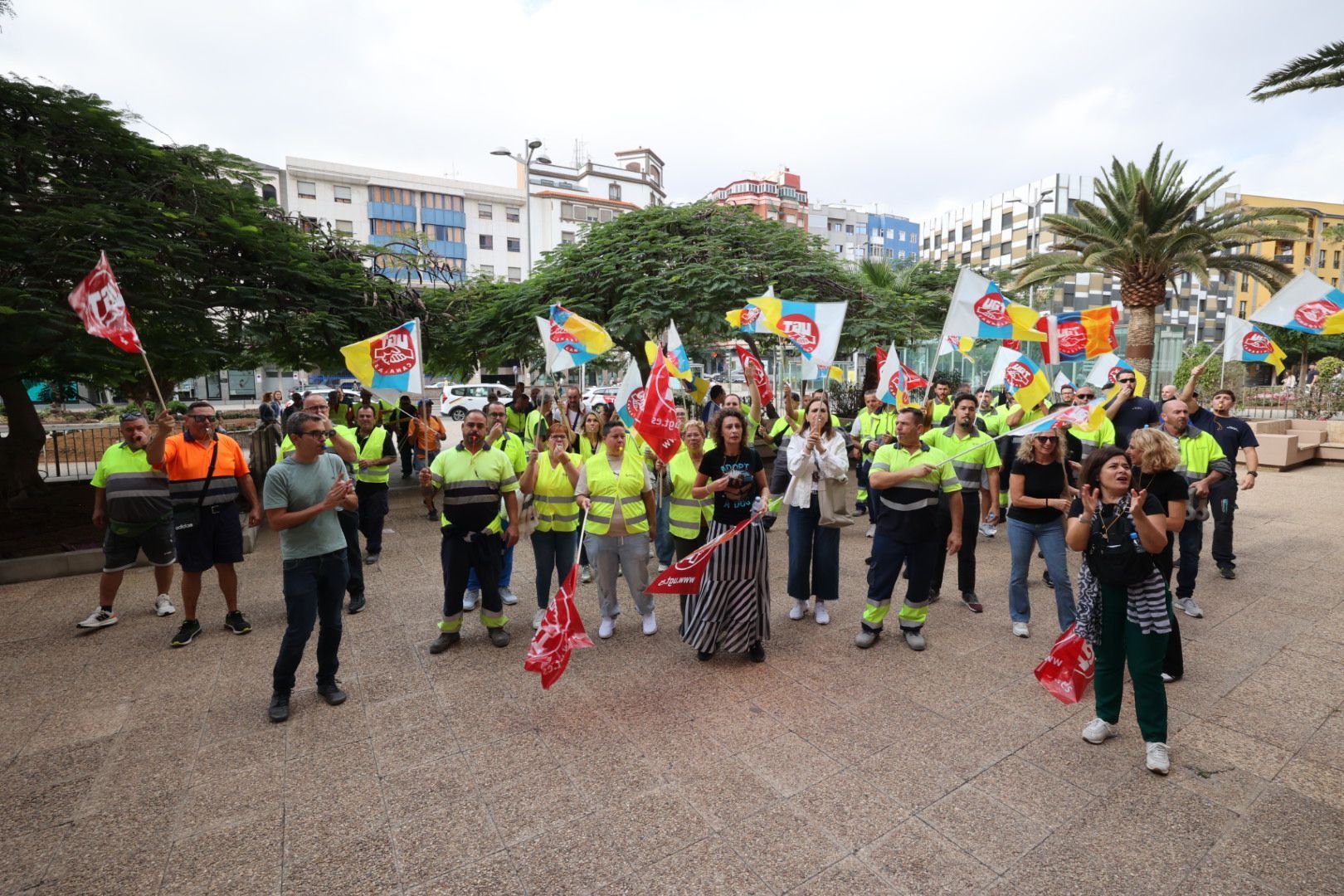 Las imágenes de las protestas de los trabajadores de la cementera y vecinos de El Pajar