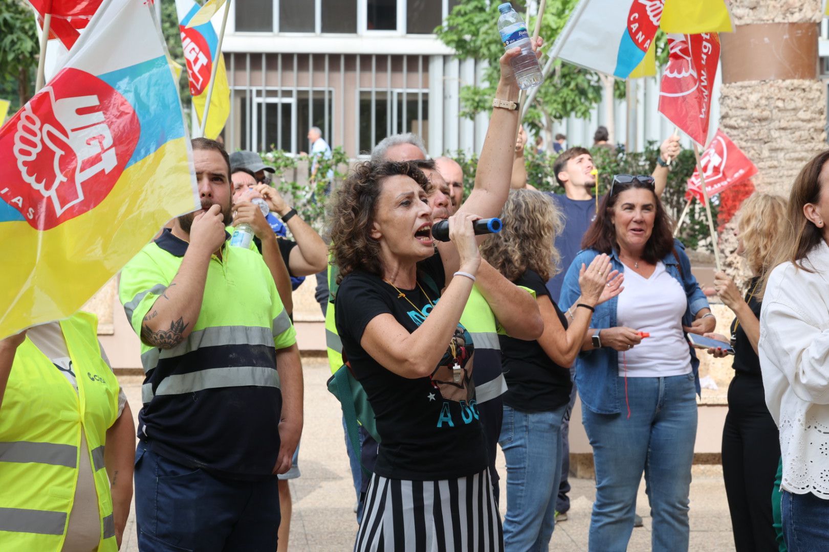 Las imágenes de las protestas de los trabajadores de la cementera y vecinos de El Pajar