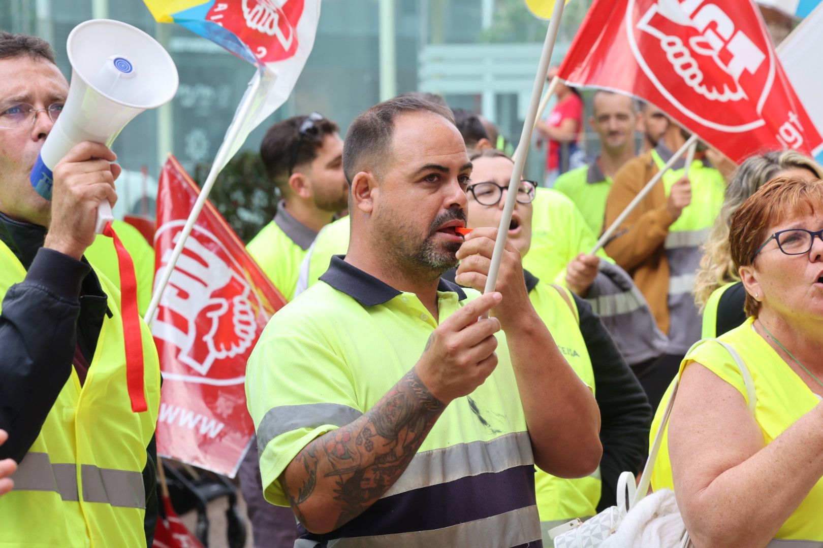Las imágenes de las protestas de los trabajadores de la cementera y vecinos de El Pajar