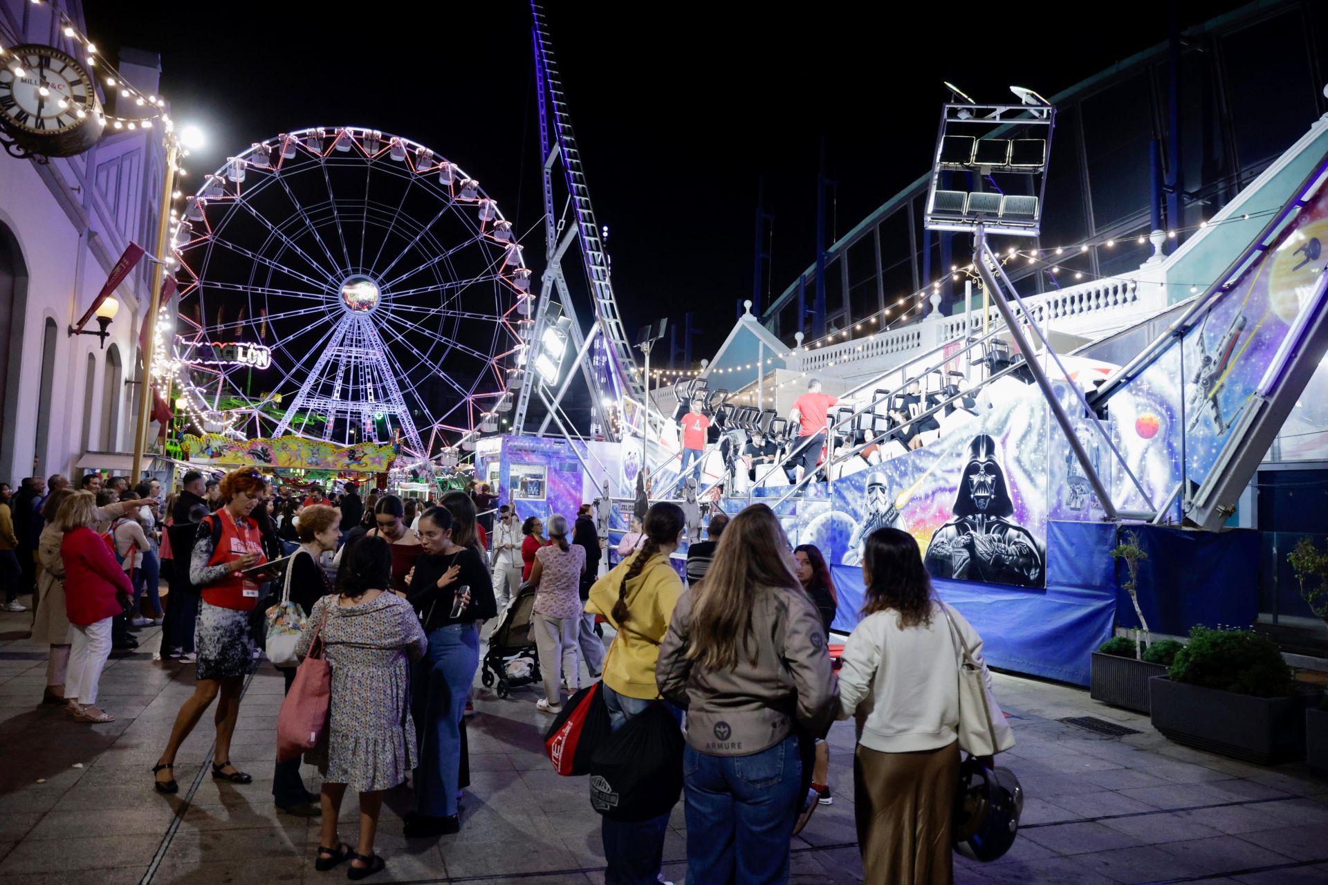 El primer día de la feria de Navidad en la capital grancanaria, en imágenes
