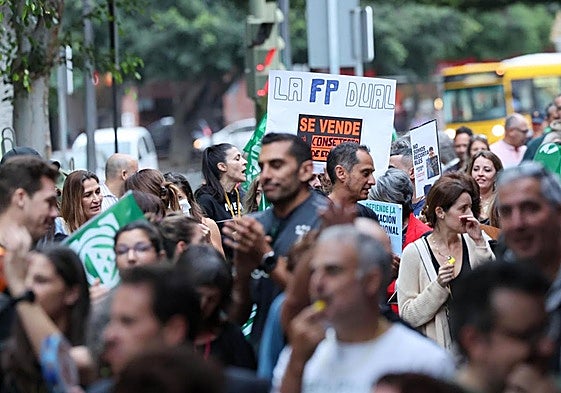 Imagen de profesionales del sector protestando este miércoles en la capital grancanaria.