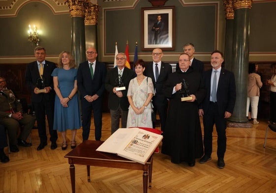 Los reconocimientos por el 46 aniversario de la Constitución de 1978, en imágenes