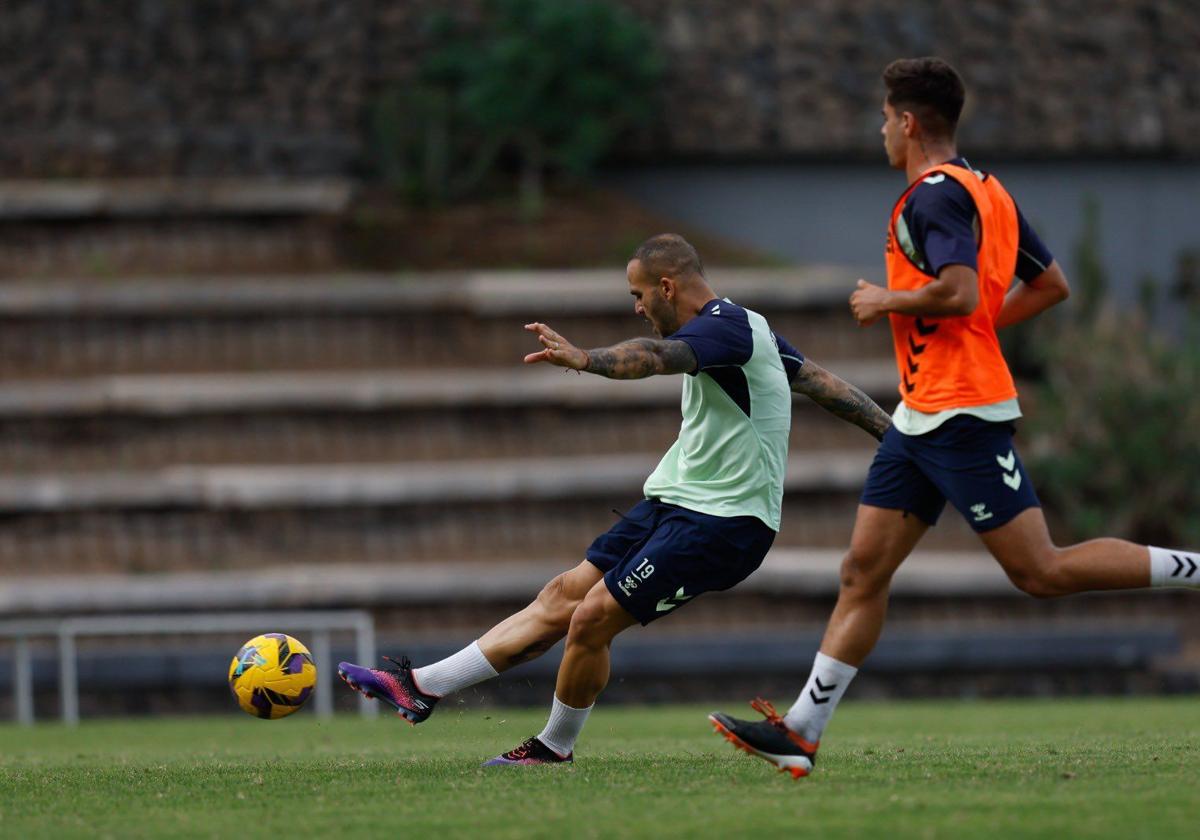 Sandro, que llega al partido en momento dulce, en un entrenamiento de esta semana.