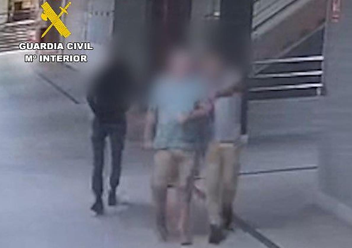 Dos detenidos por un robo con violencia en un centro comercial del sur ...