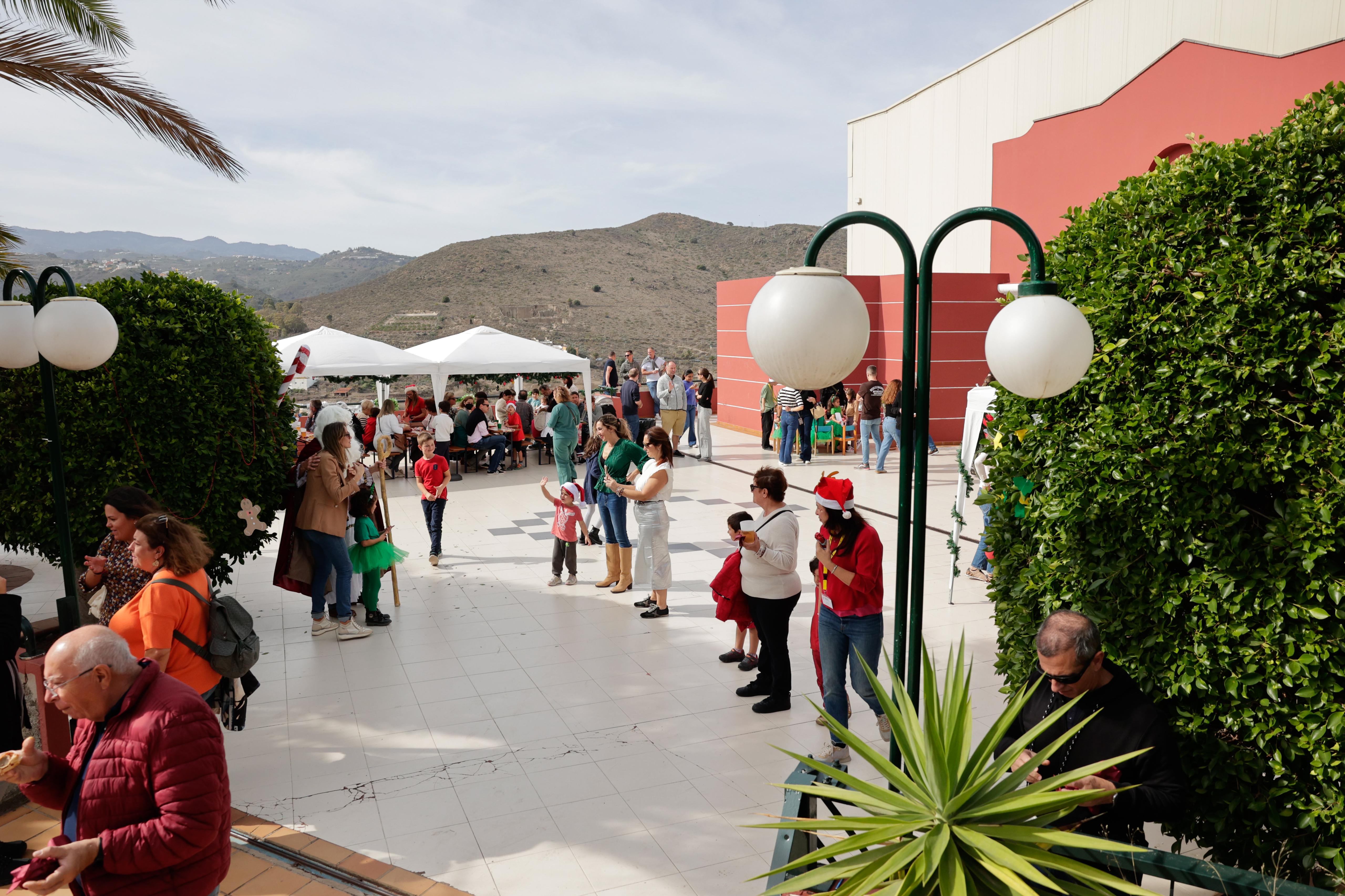 El mercadillo navideño en el Colegio Alemán, en imágenes