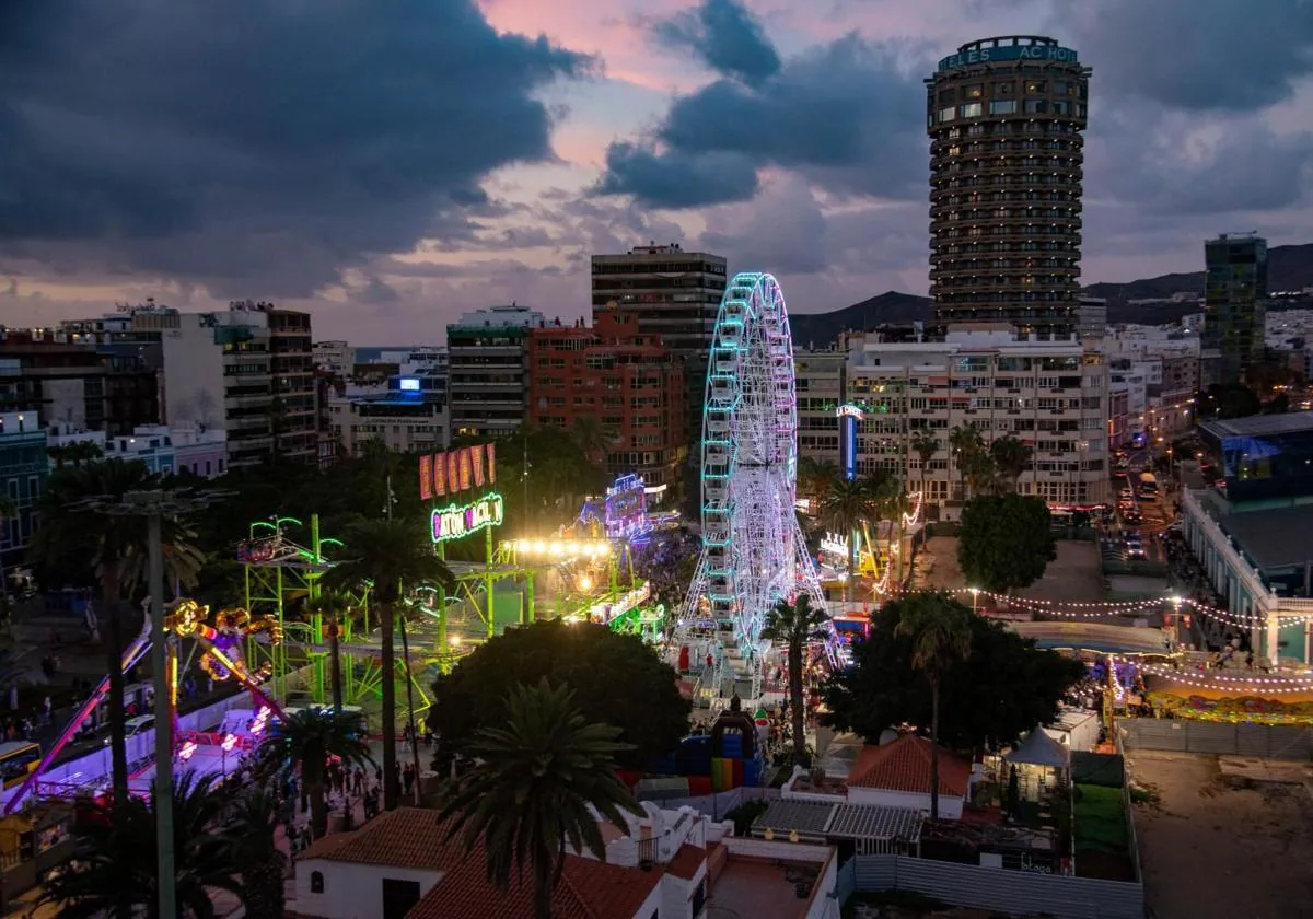 La borrasca Dorothea obliga a cerrar la Feria de Navidad de Santa Catalina por fuertes vientos