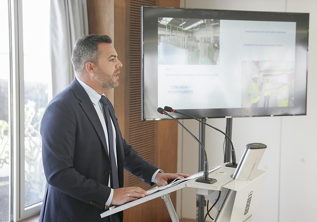 Rueda de prensa de Jacobo Medina en el Islote de Fermina.
