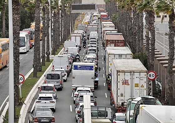 Caravana de los transportistas el pasado lunes.
