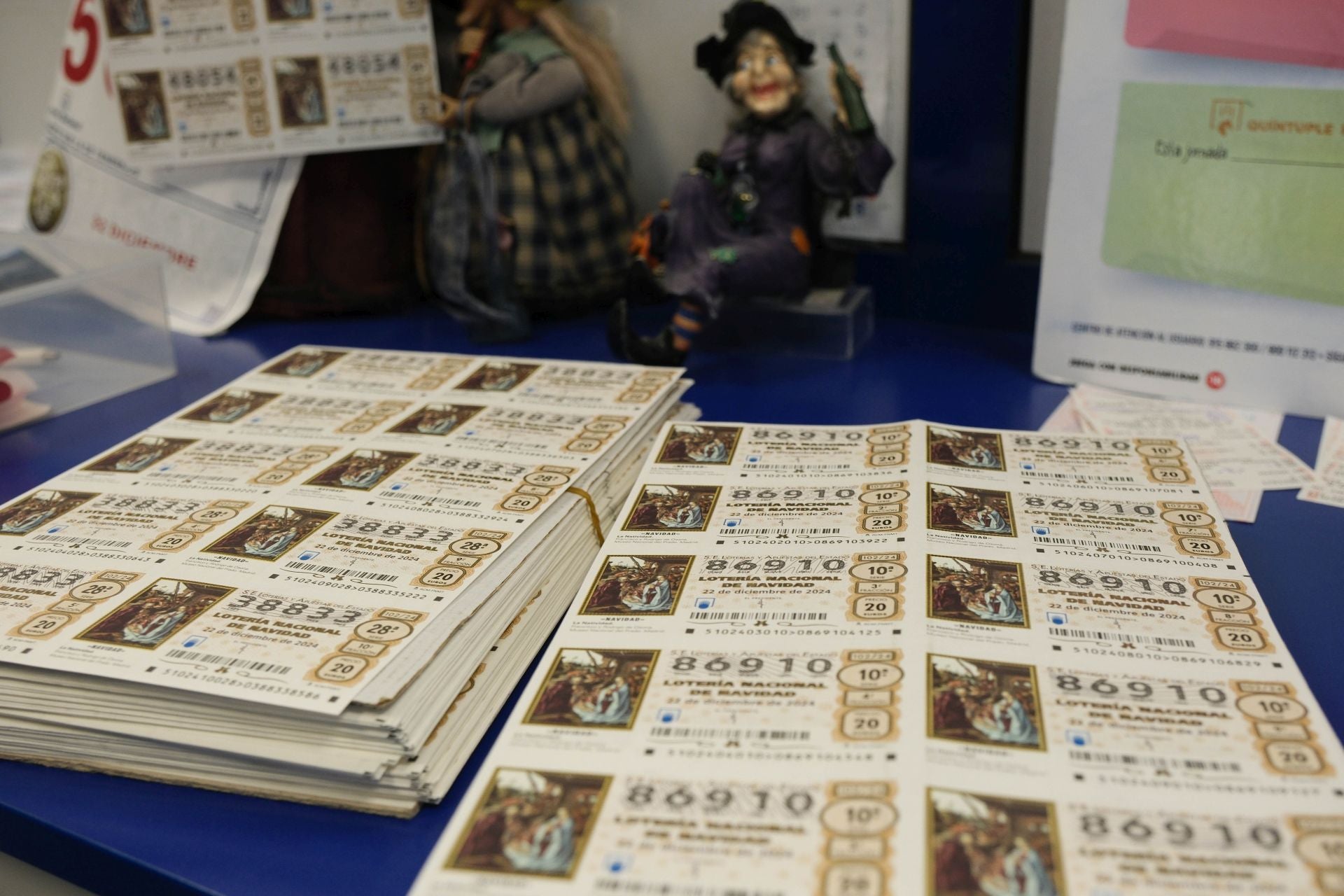 Las imágenes del ambiente en diferentes administraciones de lotería de Gran Canaria