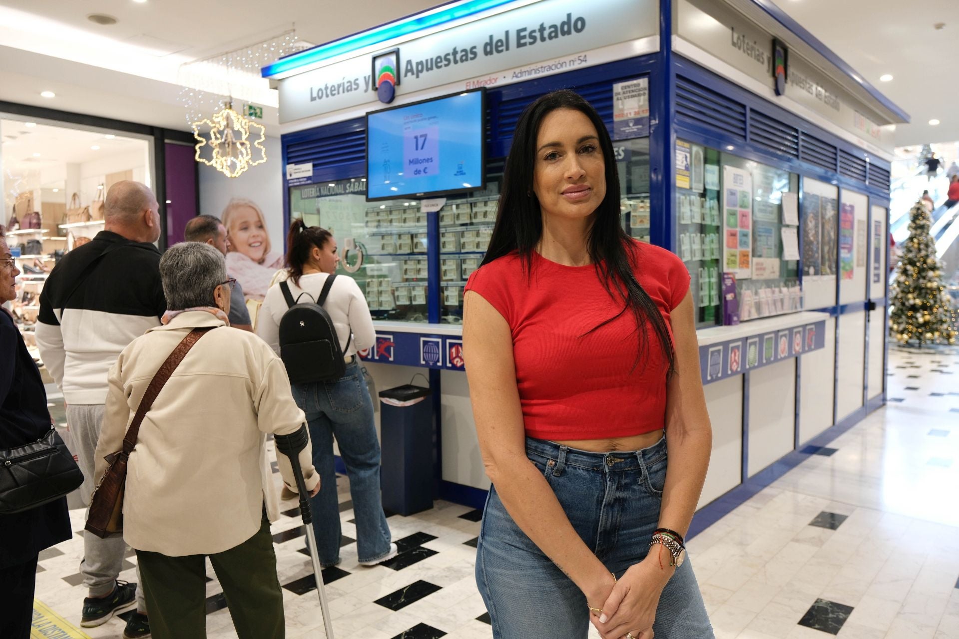 Las imágenes del ambiente en diferentes administraciones de lotería de Gran Canaria