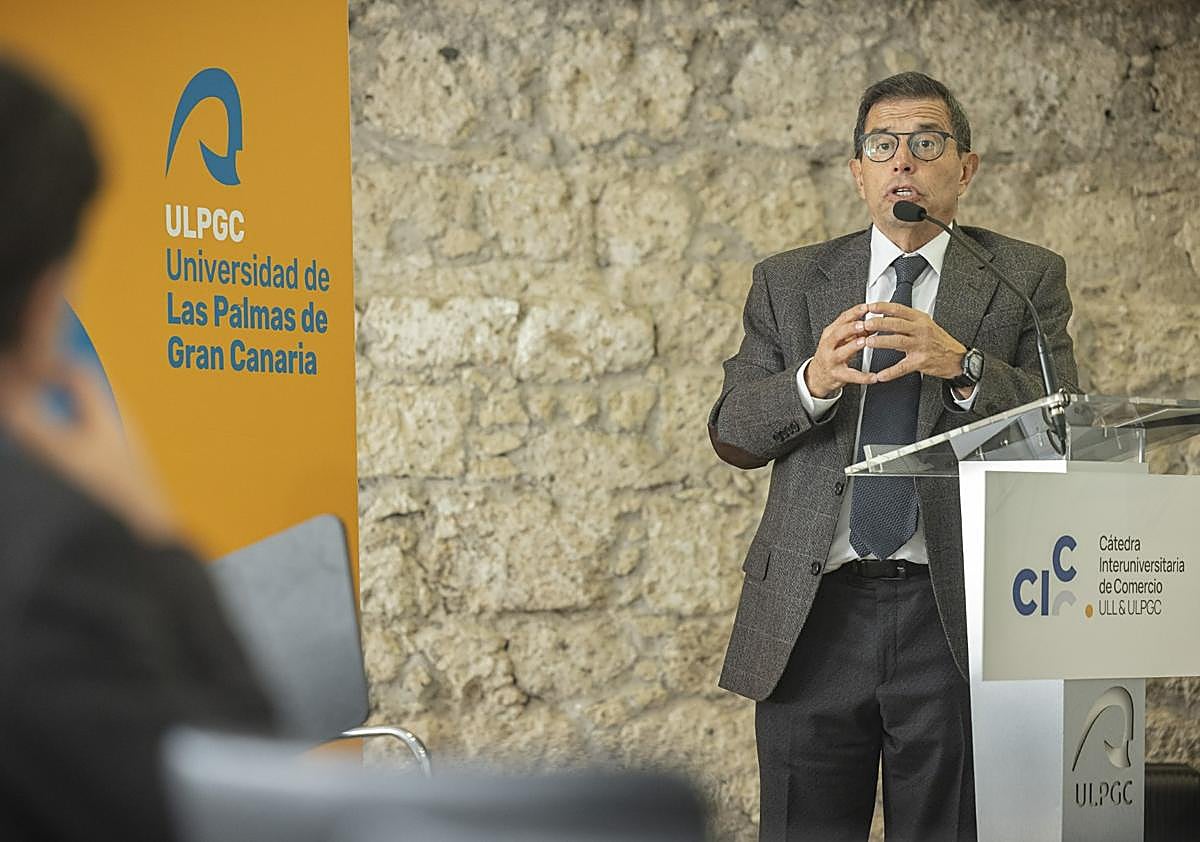 Imagen secundaria 1 - El Encuentro nacional de Cátedras Universitarias de Comercio impulsa la colaboración académica en el sector comercial